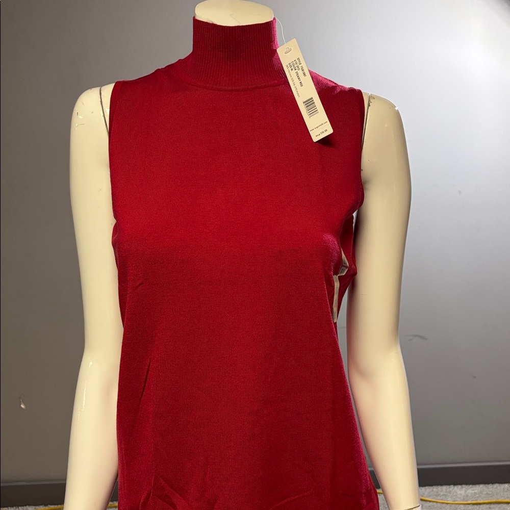 Elegant Red Sleeveless sweater. Size M